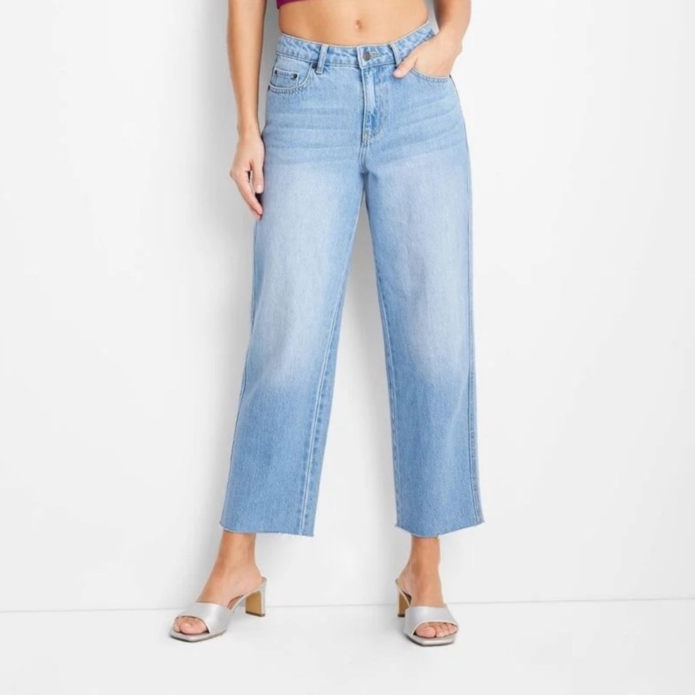Future Collective Women Classic Light Blue Relaxed Cropped Jeans Size 4
